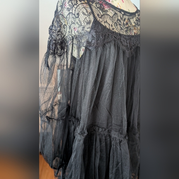 Reitsmans Elegant Black Lace Overlay Dress - Picture 3 of 10